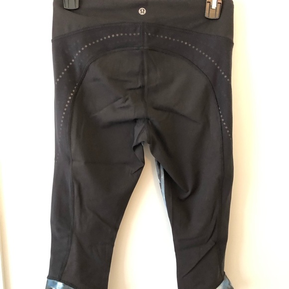 Lululemon Black Stop At Nothing Crop 6 - Picture 2 of 8